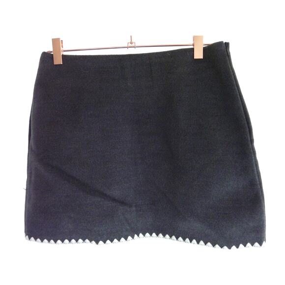 NWT Commense Gray Felt Mini Skirt White Trim Size XS - Picture 3 of 5